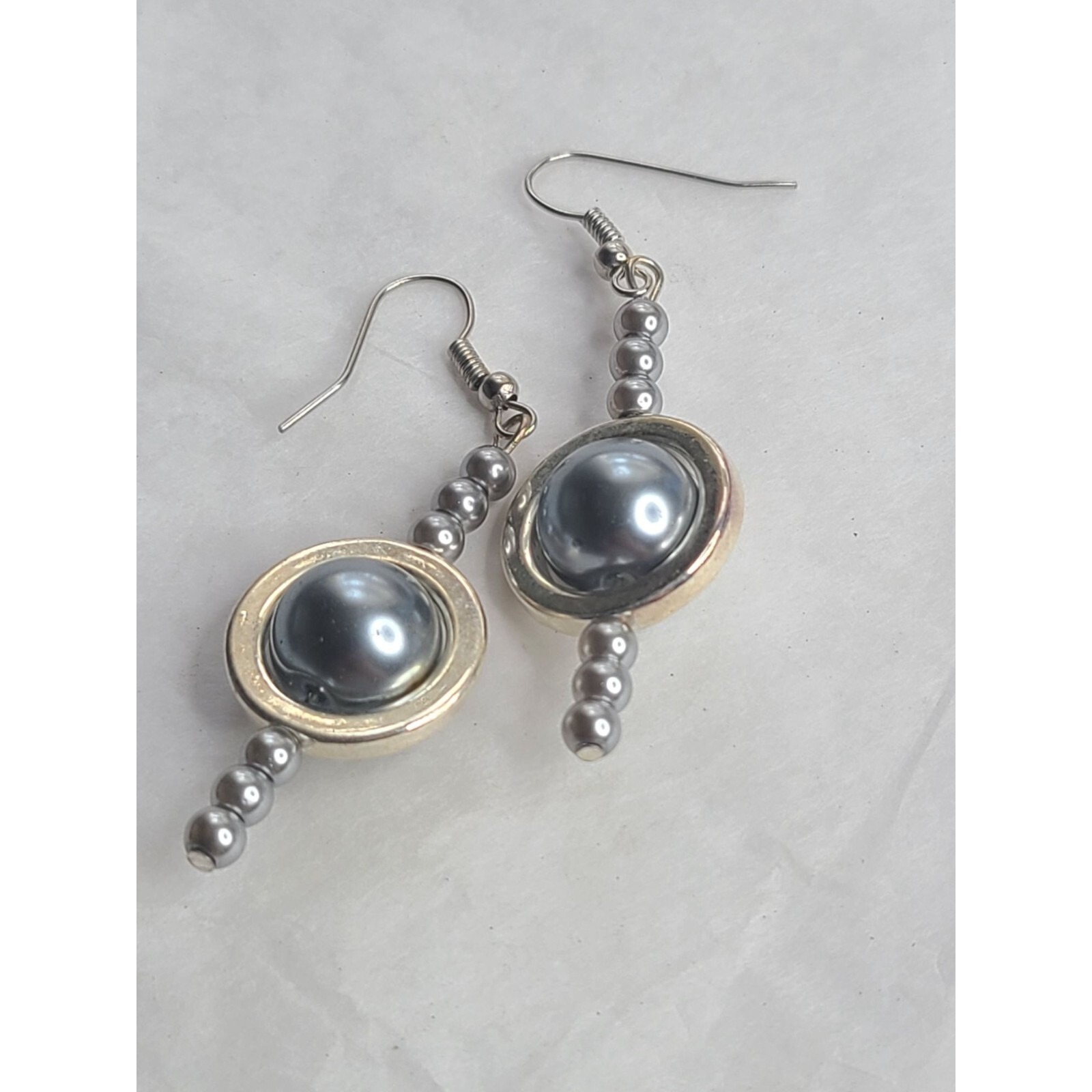 Vintage Silver Tone Beaded Dangle Earrings 13$